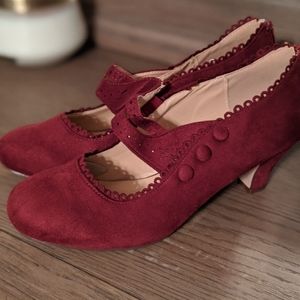 Size 10 women's vintage style block heel